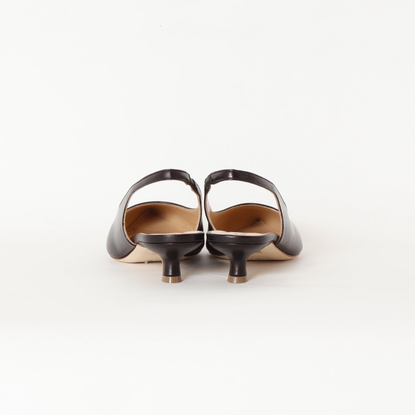 バックストラップポインテッドパンプス Doma.L