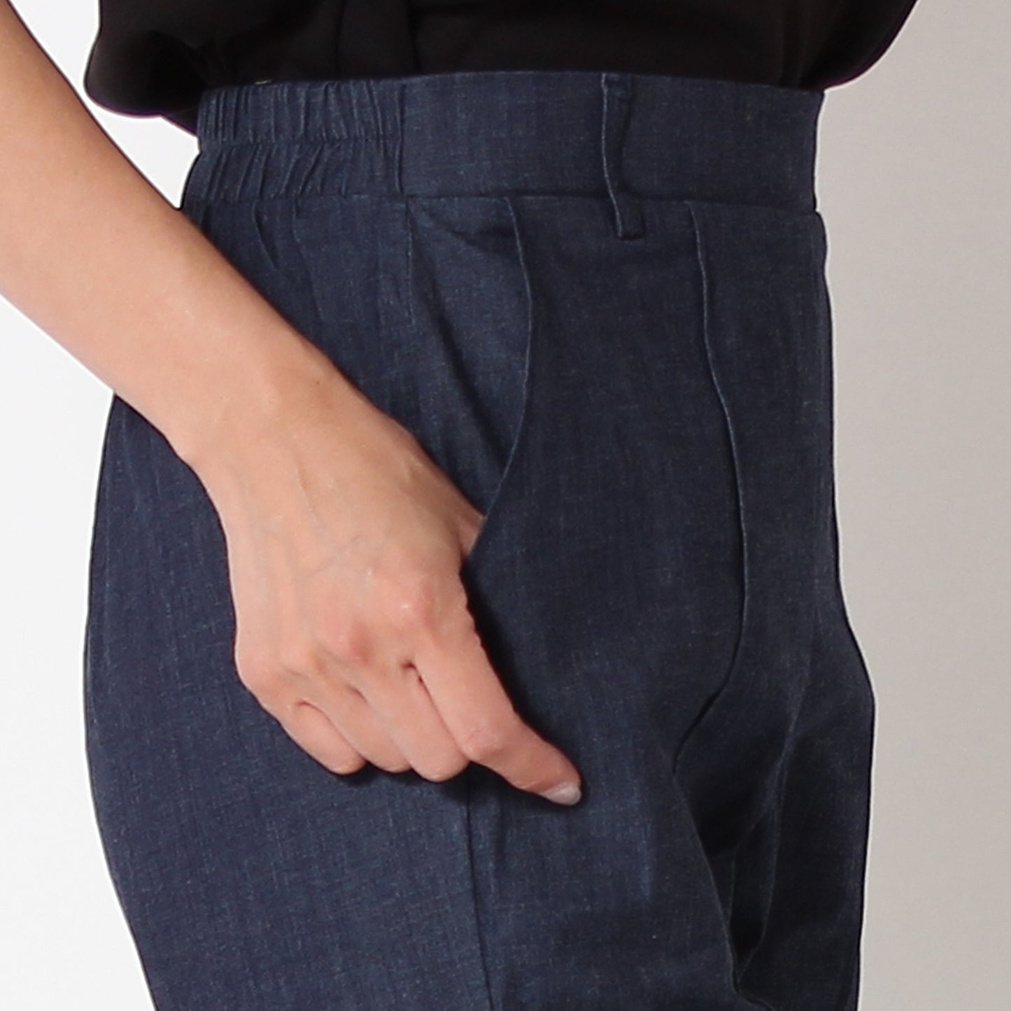 センタープレステーパードパンツ 533227