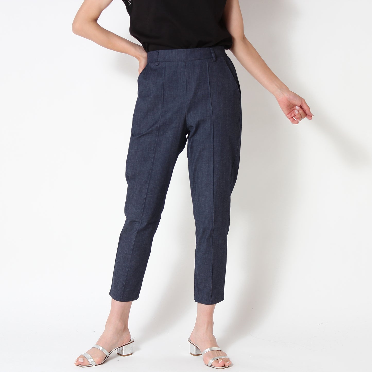 センタープレステーパードパンツ 533227