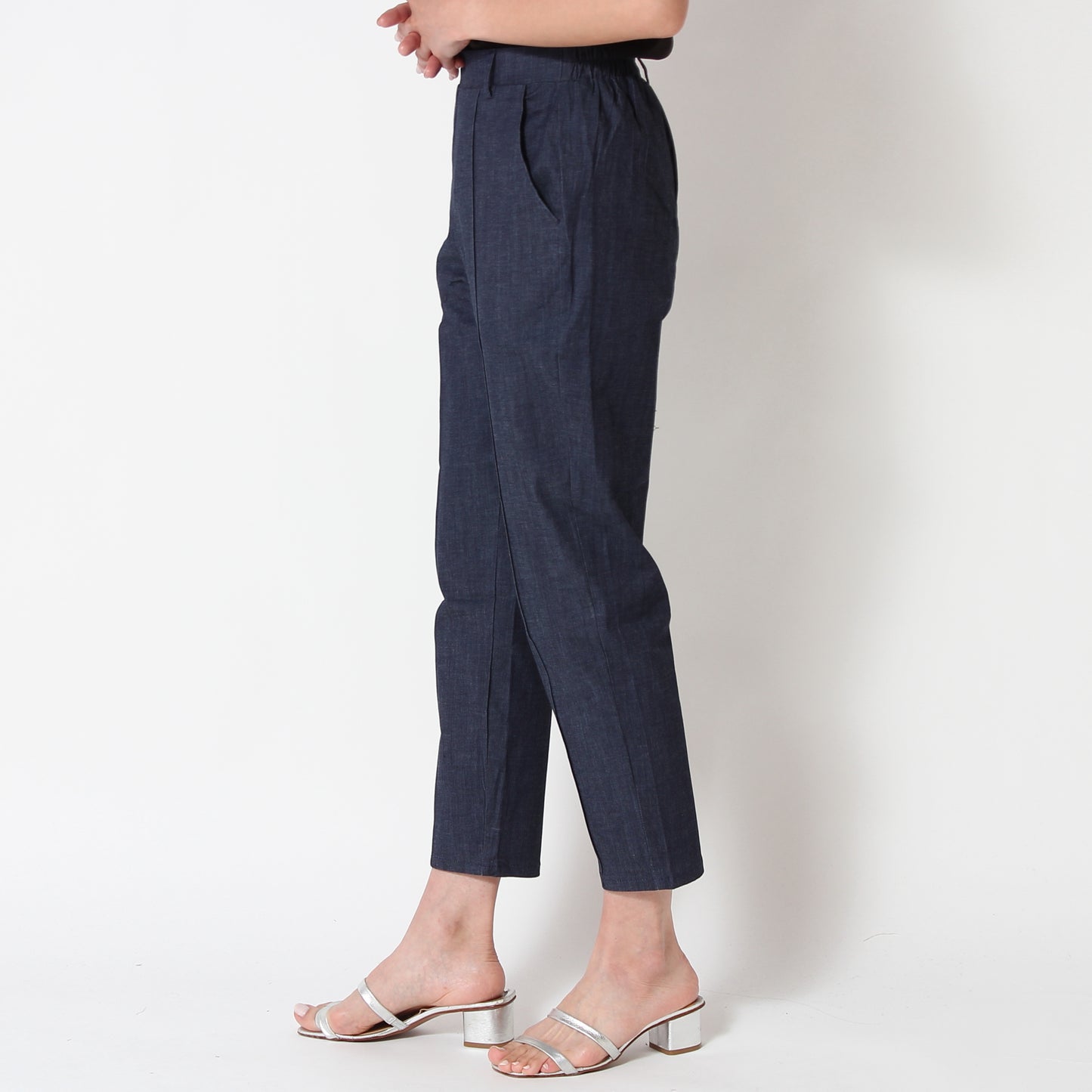 センタープレステーパードパンツ 533227