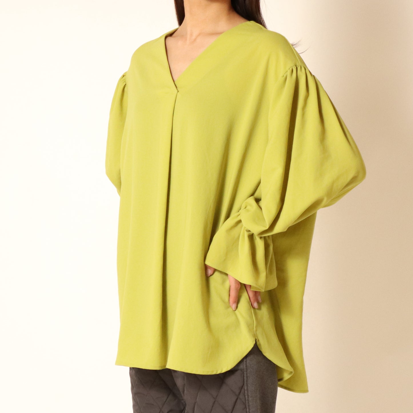ストレッチシフォンワイドVネックブラウス 809408