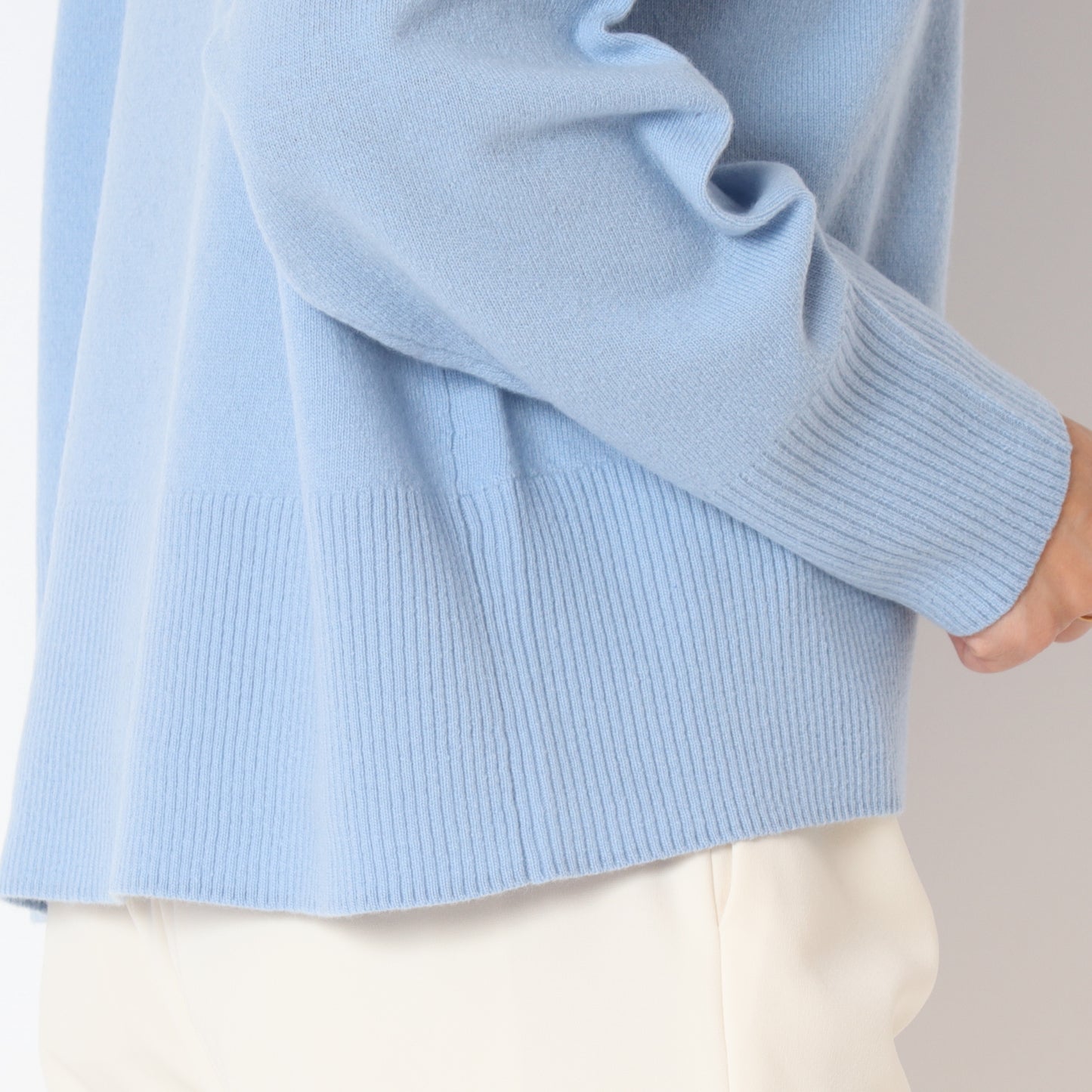 カシミヤ混クルーネックニット35225513