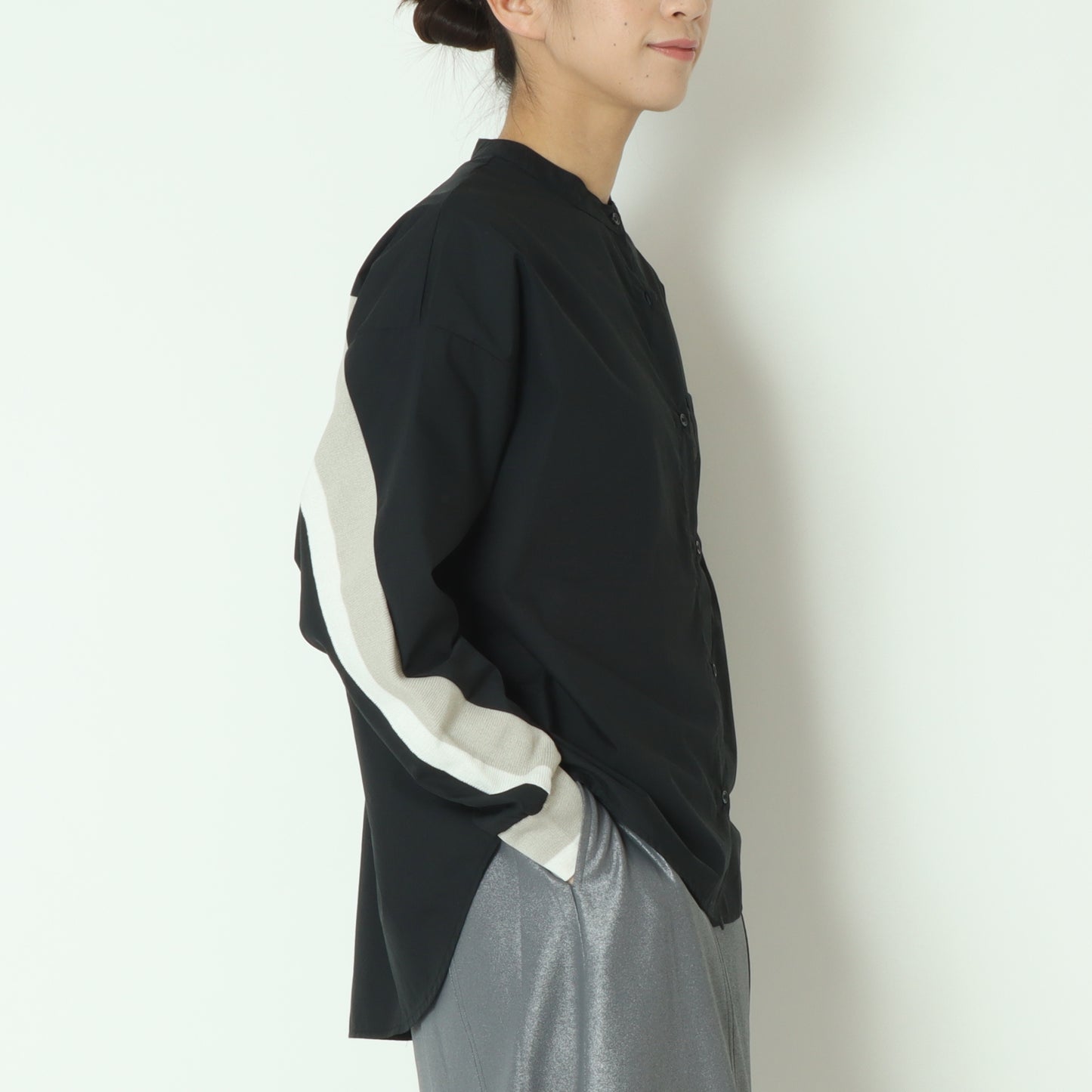 ノーカラーバックヨークテープ切替シャツ 241WA0612
