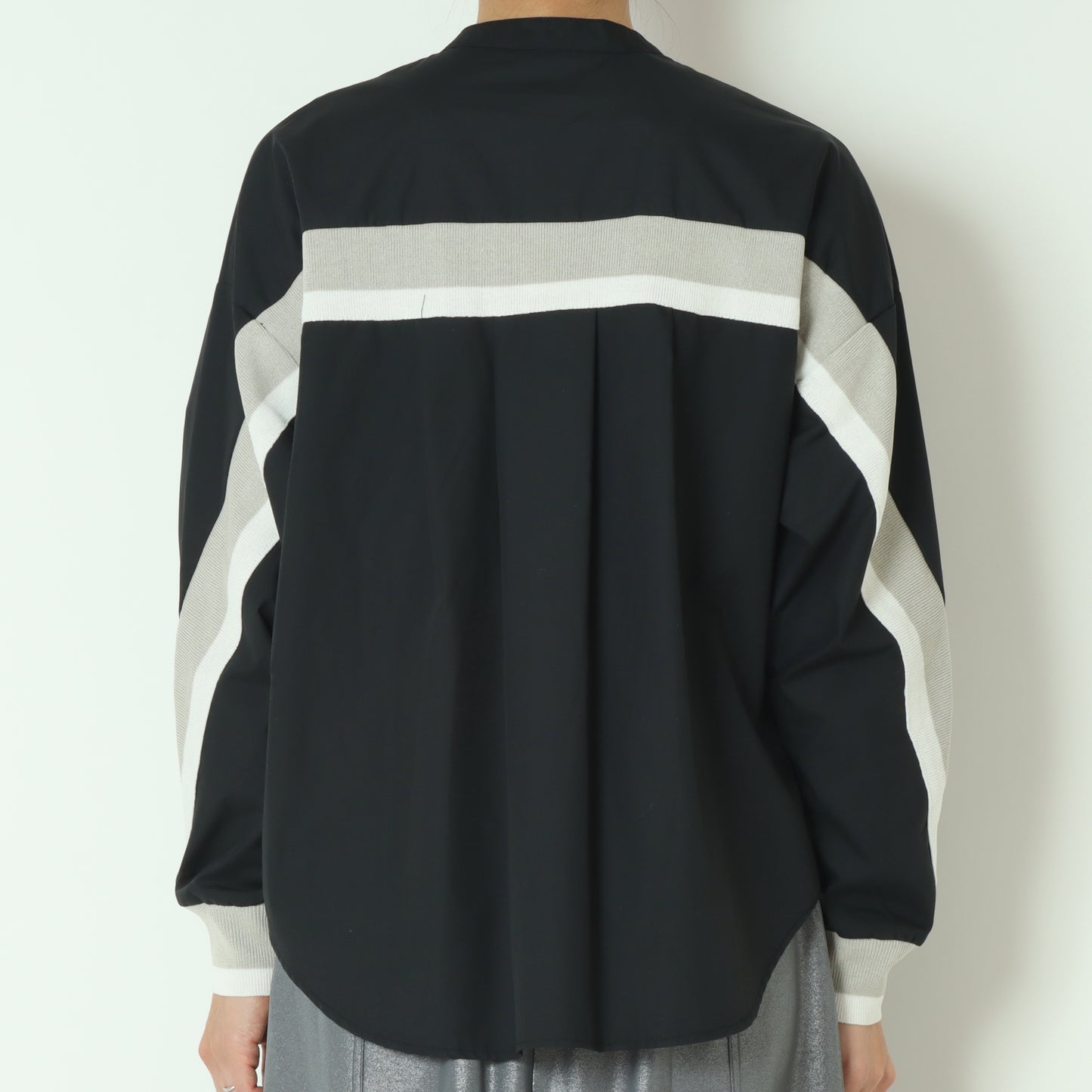 ノーカラーバックヨークテープ切替シャツ 241WA0612