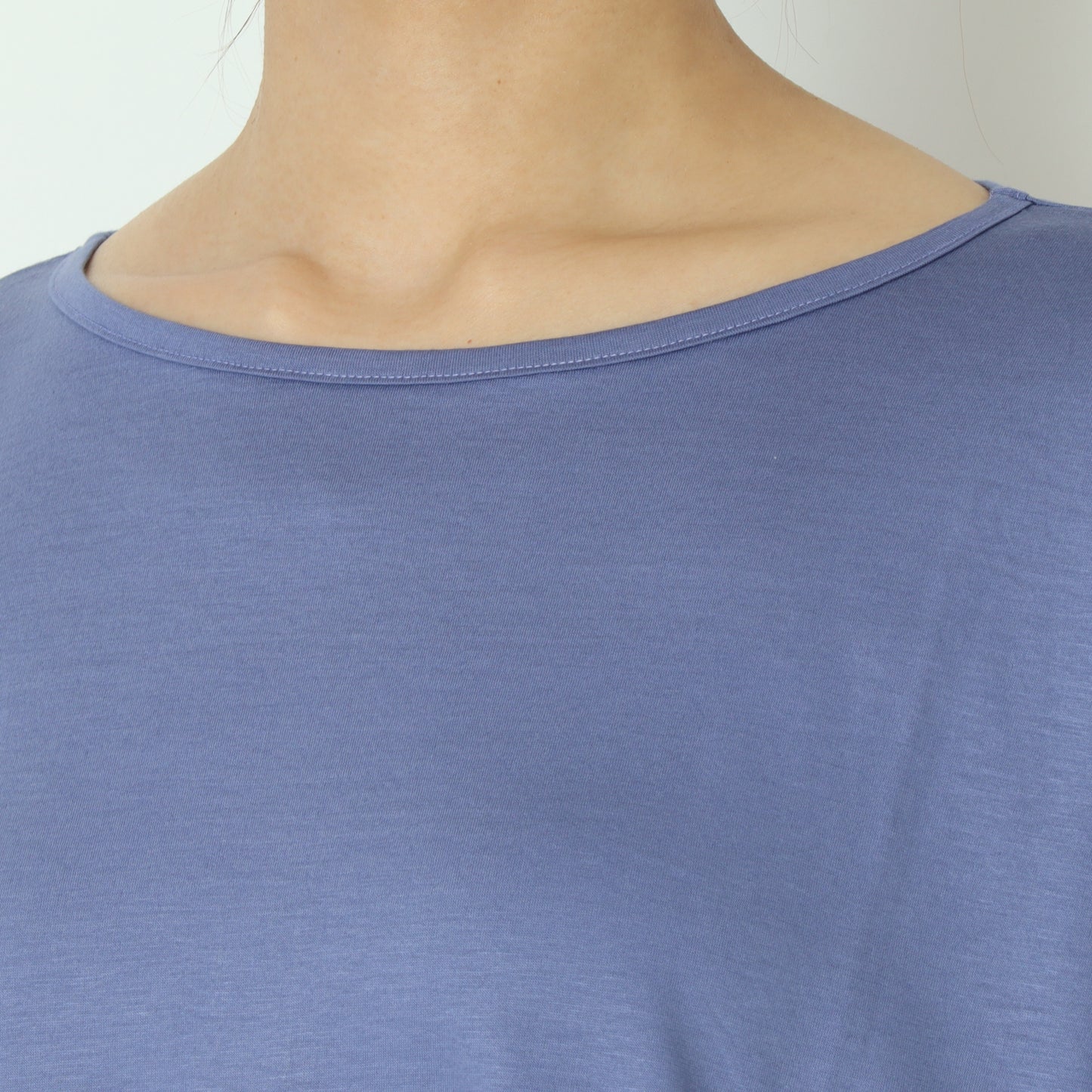 ラウンドネックTシャツ 8441003