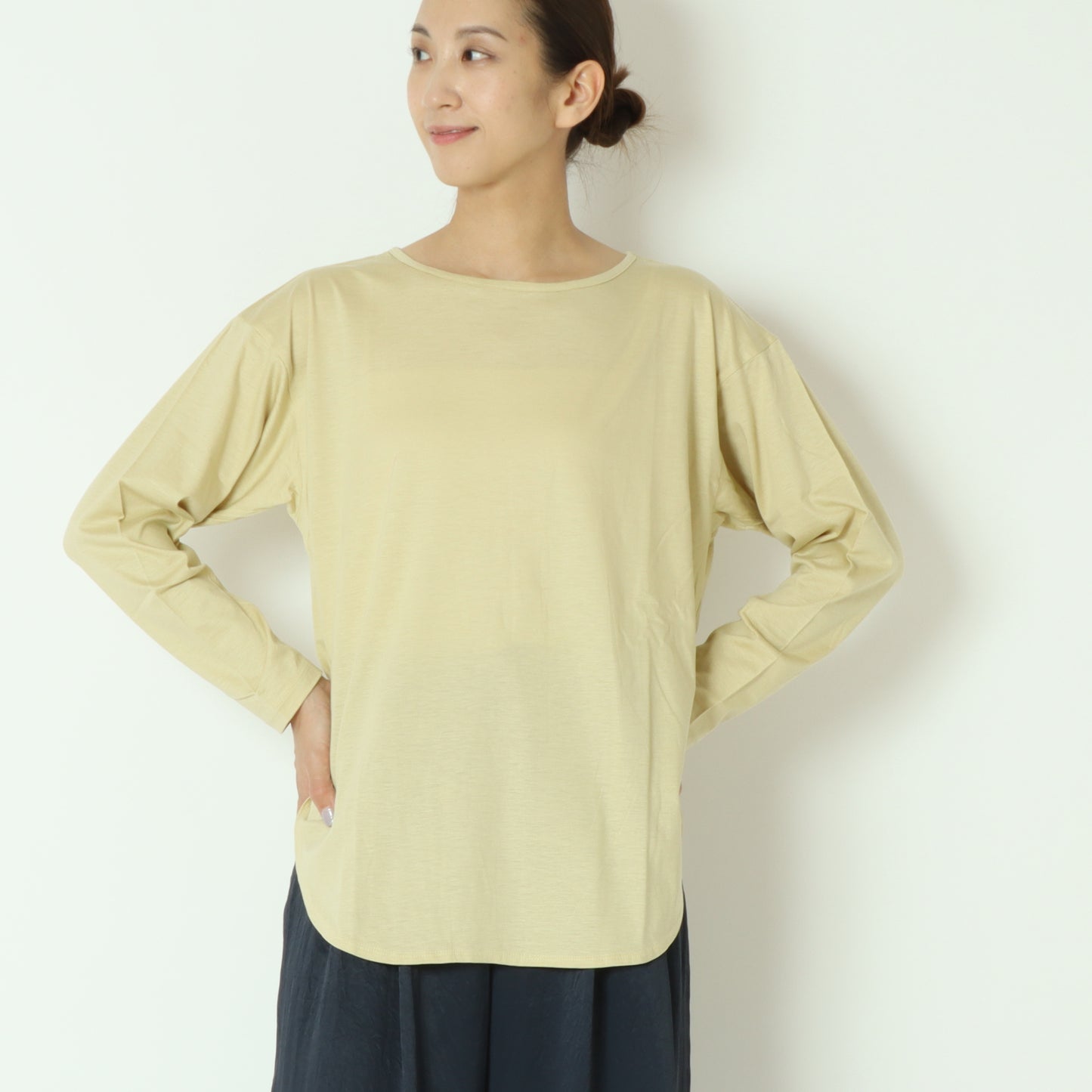 ラウンドネックTシャツ 8441003