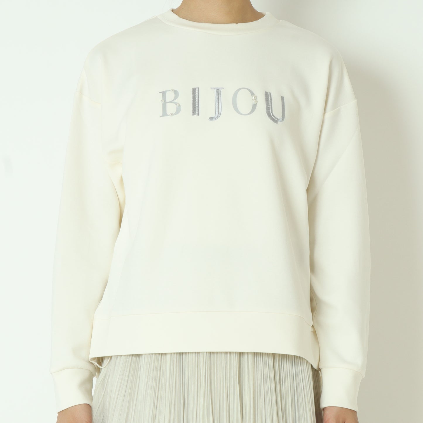 Bijouパールロゴプルオーバー 7441010