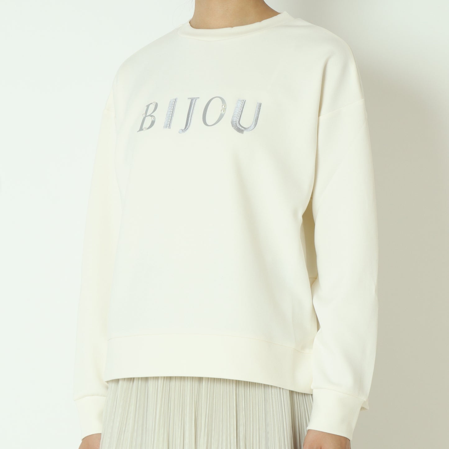 Bijouパールロゴプルオーバー 7441010