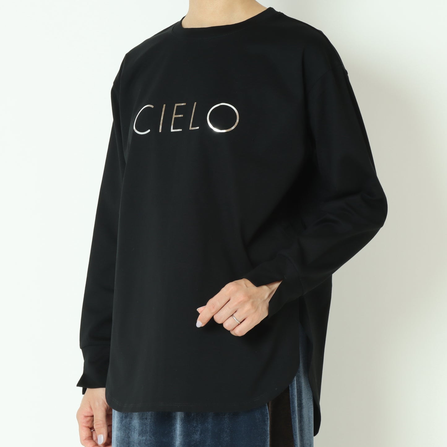 コンプレッションジャージー箔ロゴロングTシャツ 45035516
