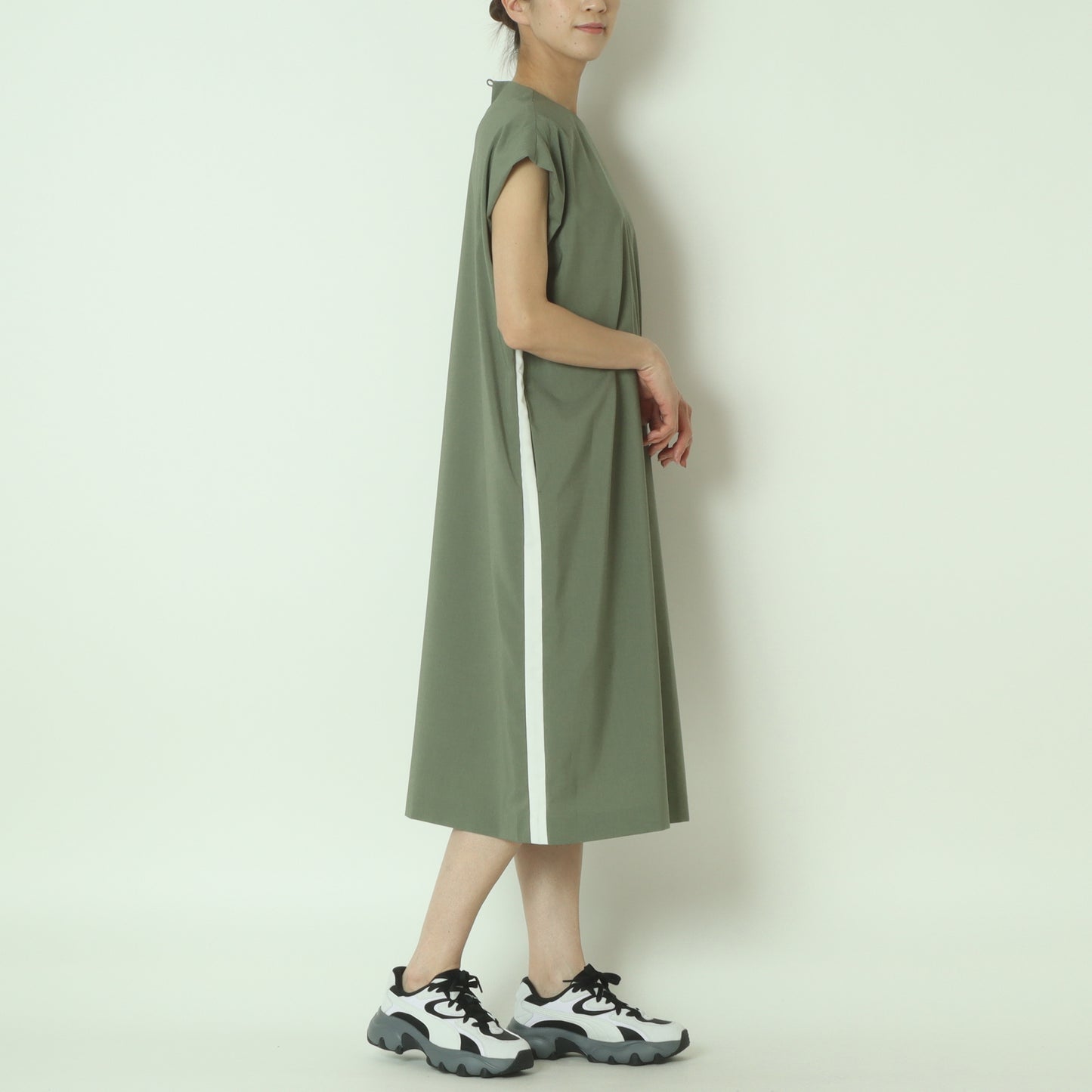 ラインデザインワンピース 20255570
