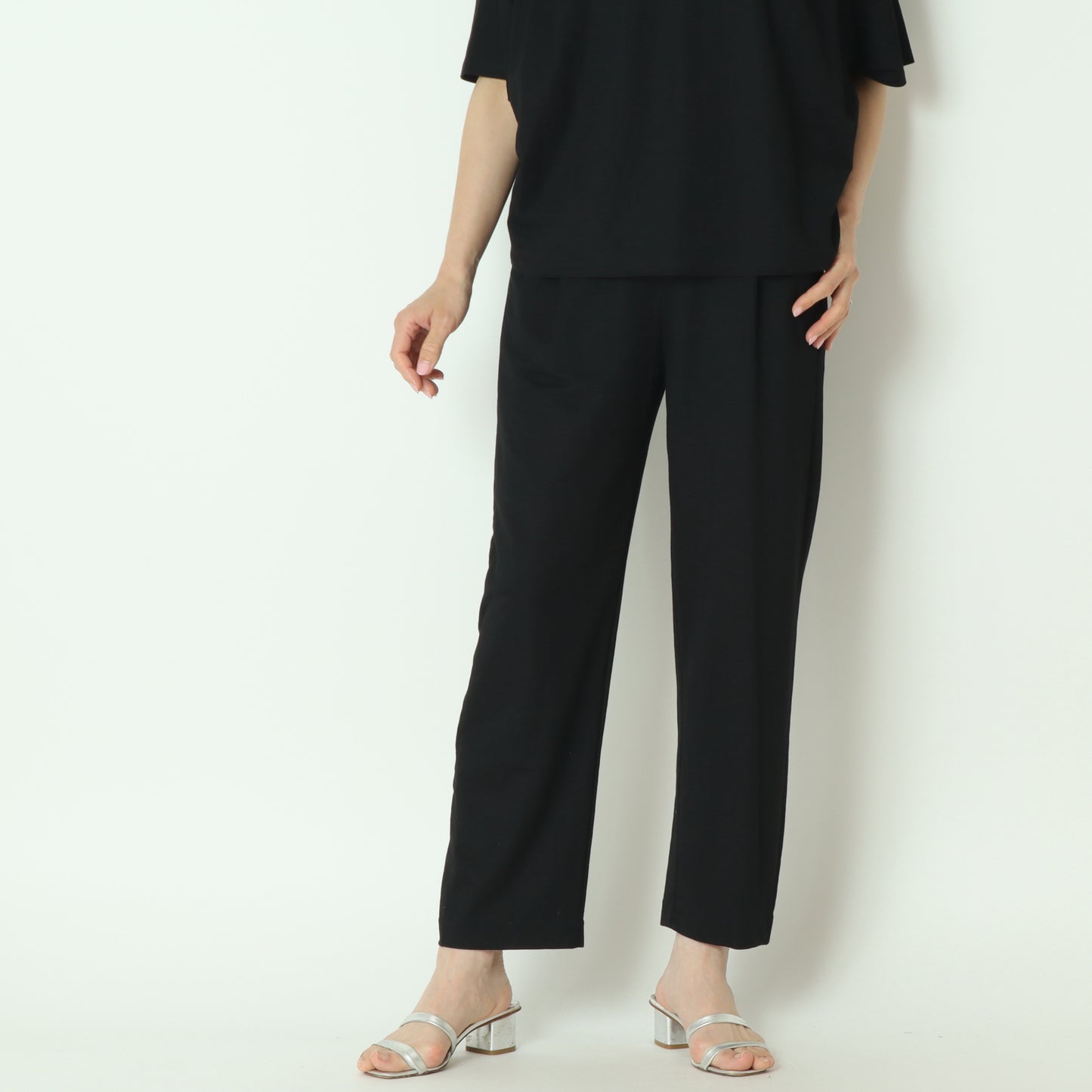 イージーテーパードパンツ 20255700