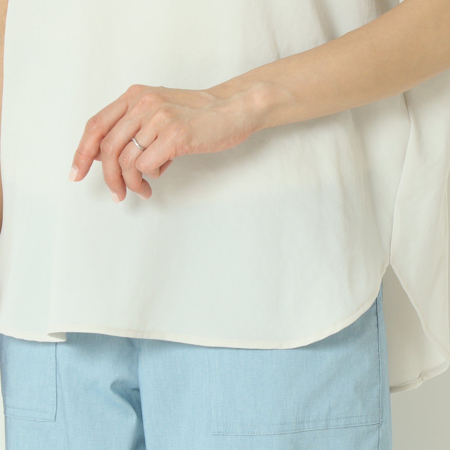 ストレッチシフォンバックスリット半袖ブラウス 80242204