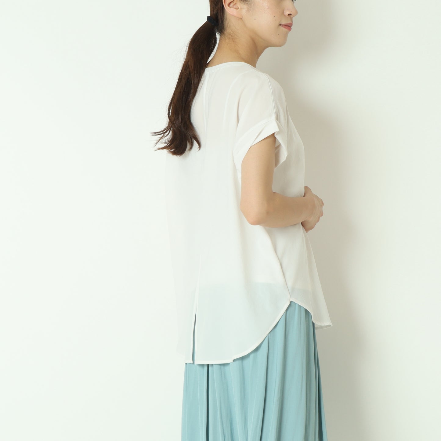 ストレッチシフォンバックスリット半袖ブラウス 80242204