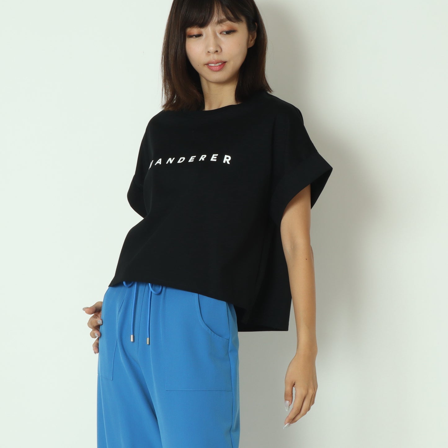 クロップド丈ロゴTシャツ55025614