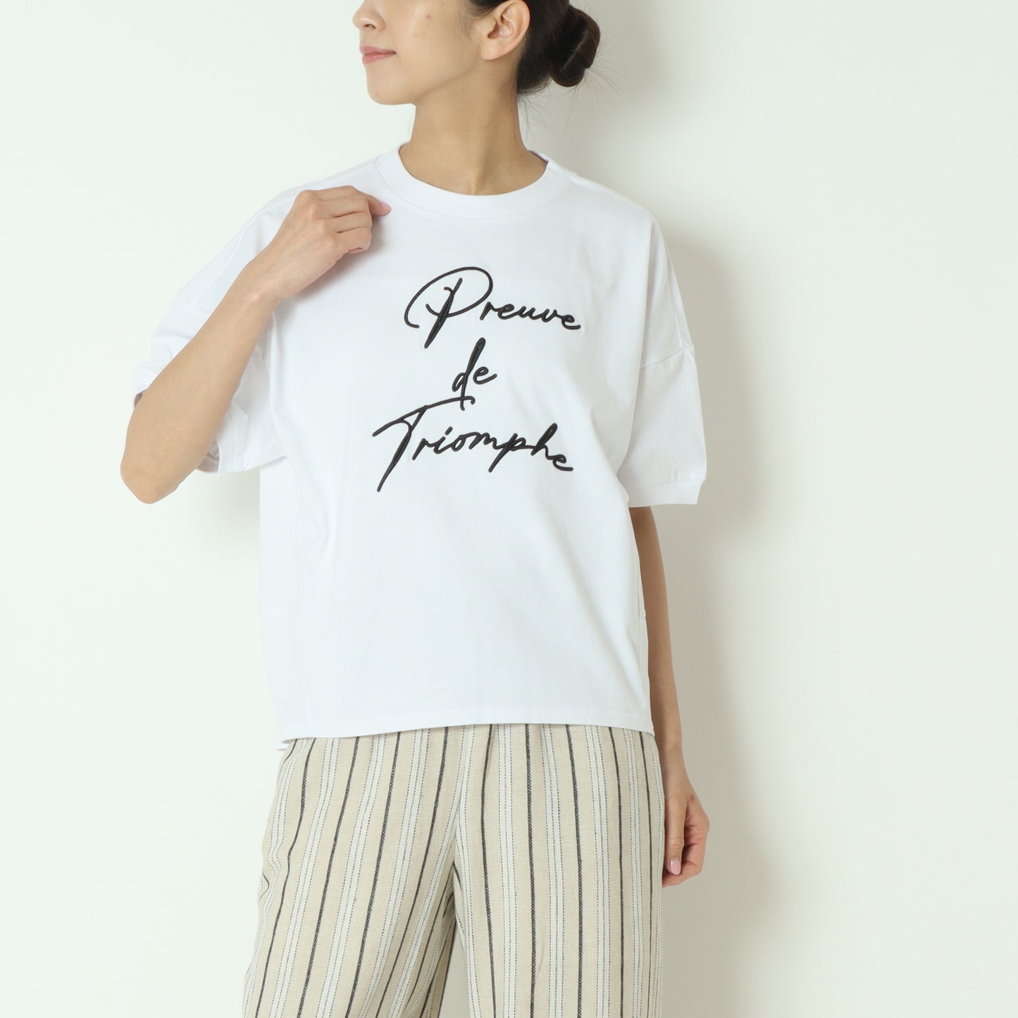 立体刺繍プルオーバー 25453