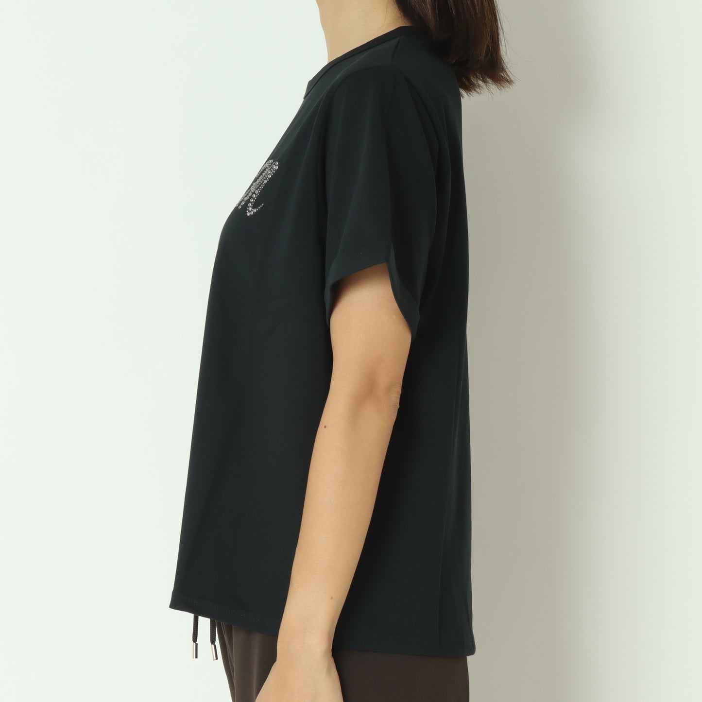Mロゴブローチ風Tシャツ 713227