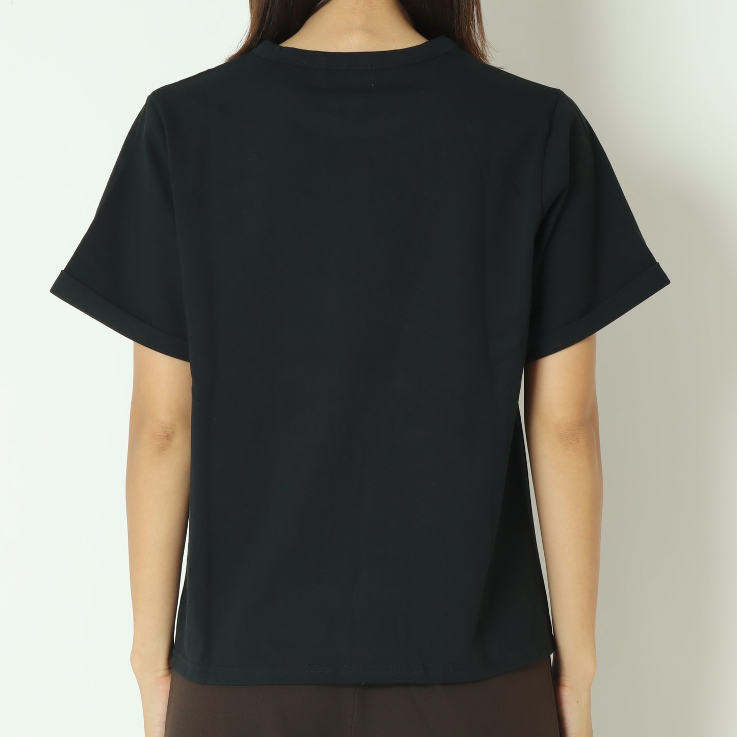 Mロゴブローチ風Tシャツ 713227