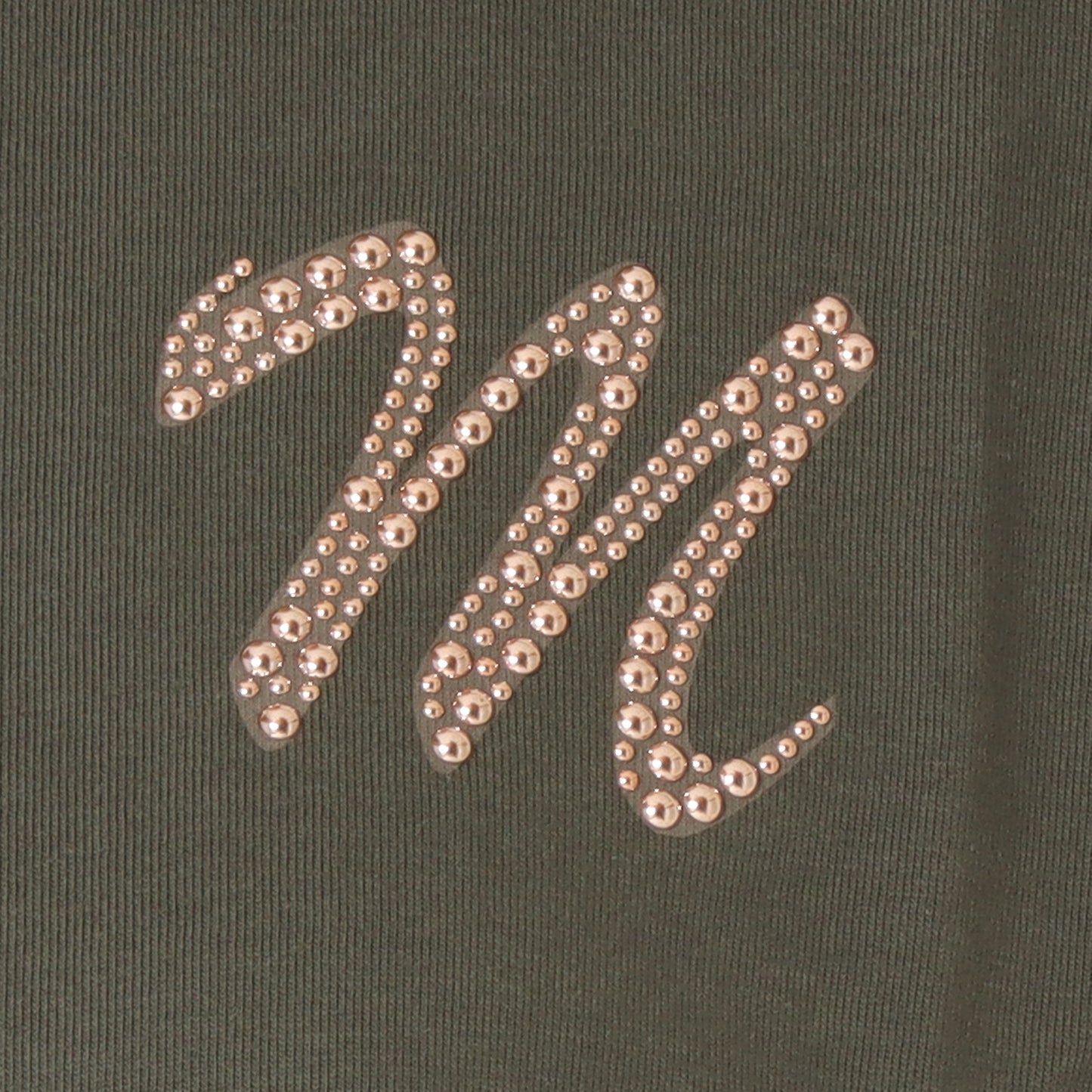 Mロゴブローチ風Tシャツ 713227