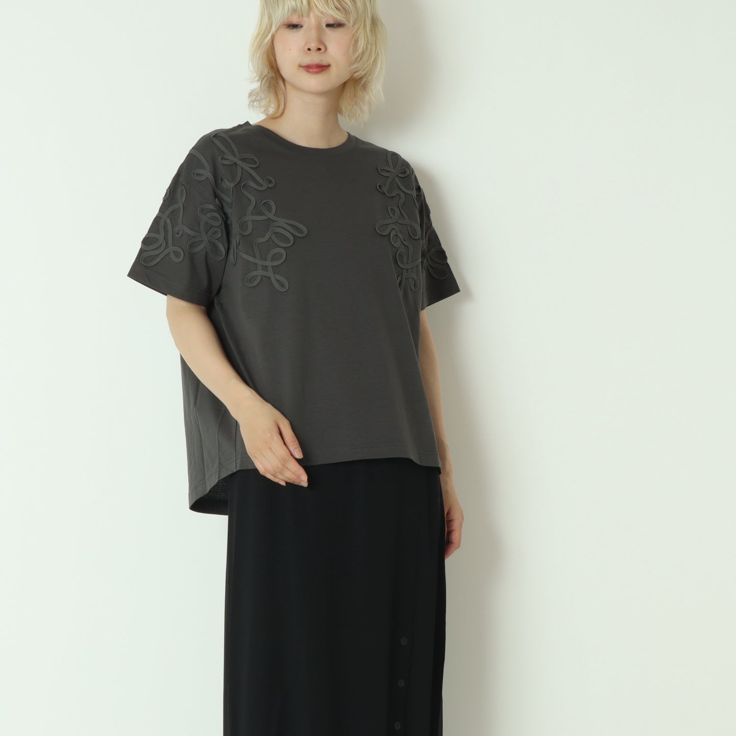 スピンドルコードショルダー刺繍カットソー 623712