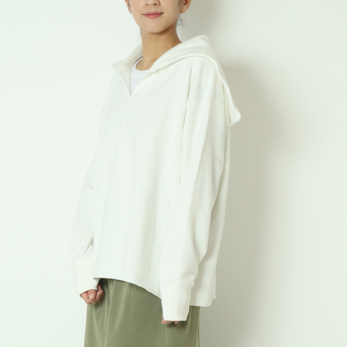 セーラーカラースウェットシャツ BO25-919T