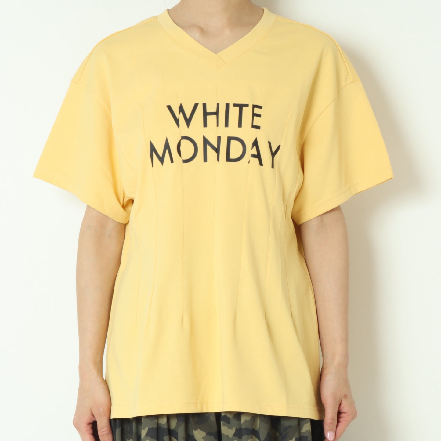 ロゴタックTシャツ H525118