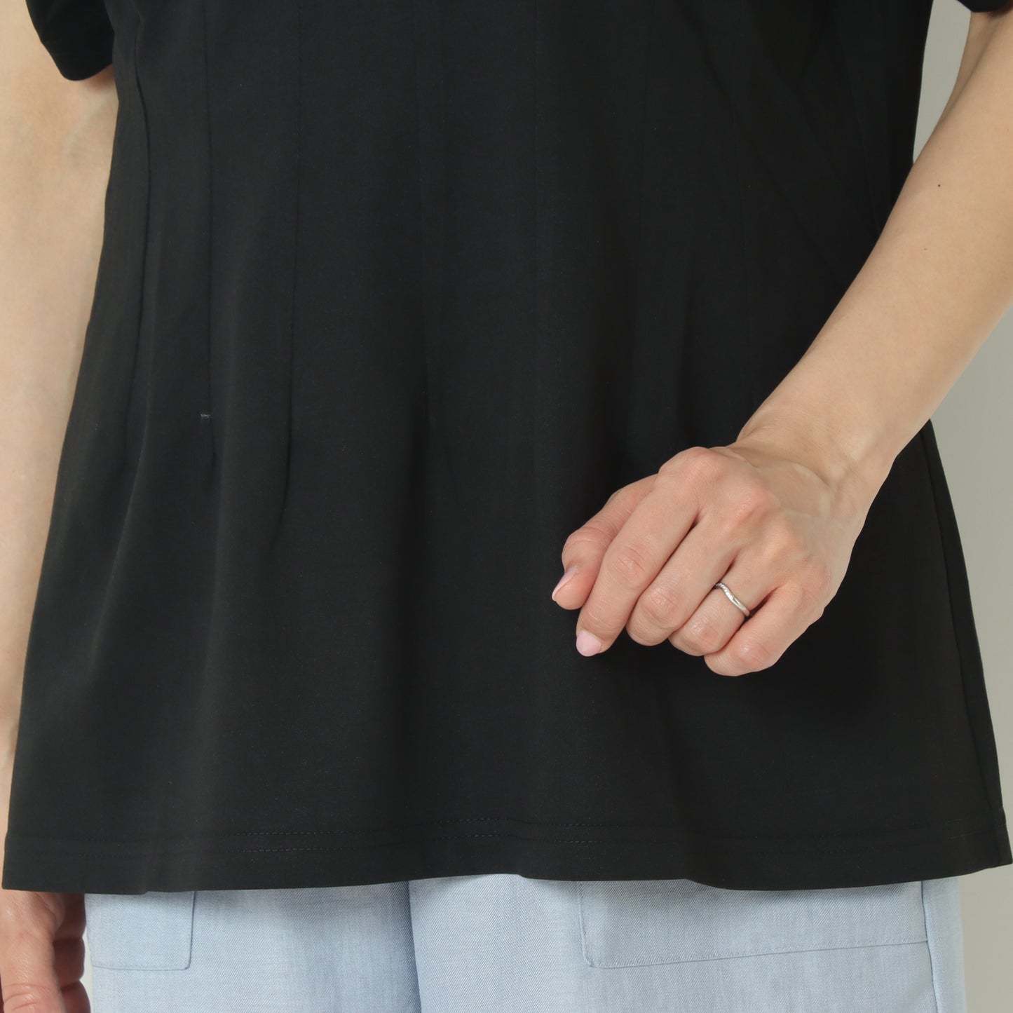 ロゴタックTシャツ H525118