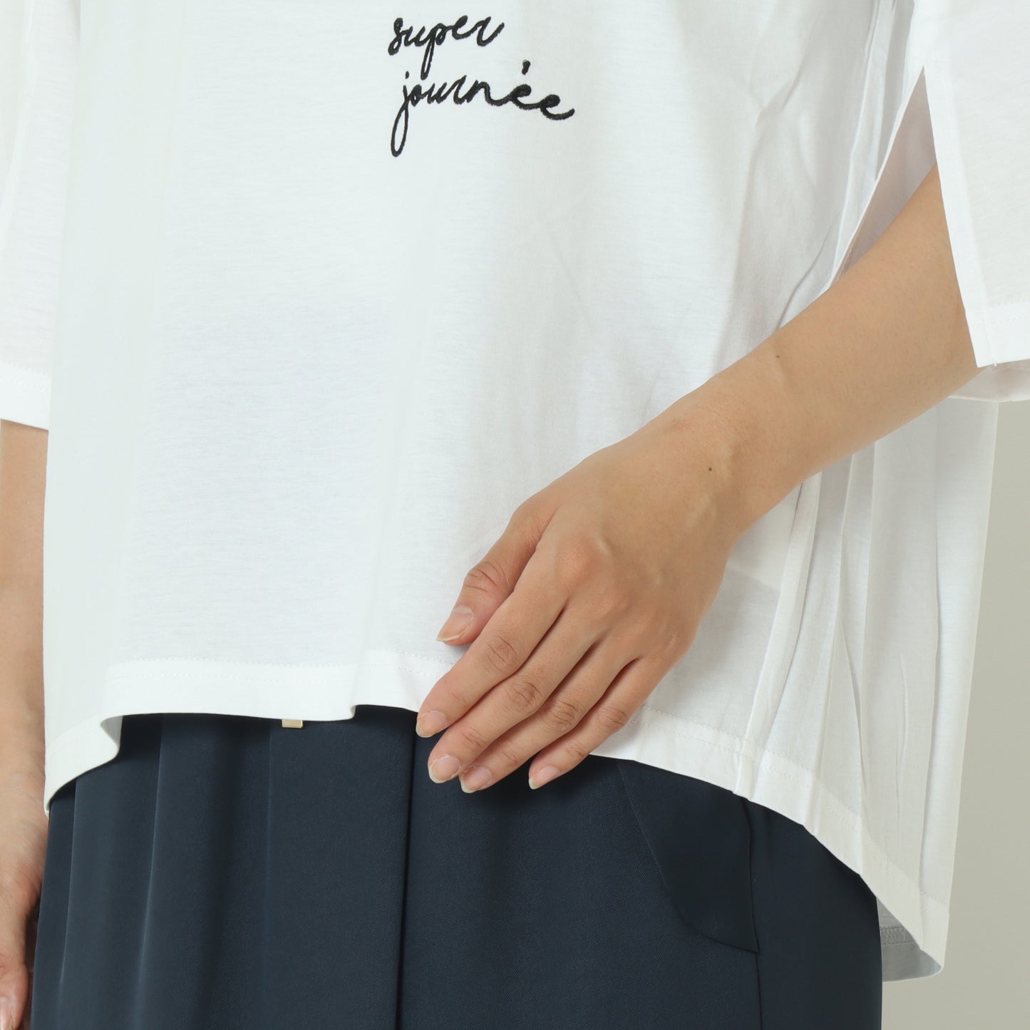 ロゴ刺繍カットソー 603804