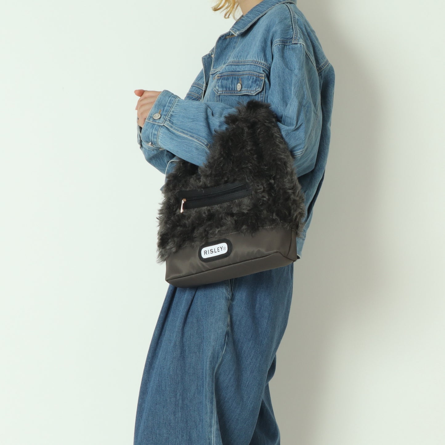 RISLEY×OUTDOORトライアングルファーバッグ R2503TFB39