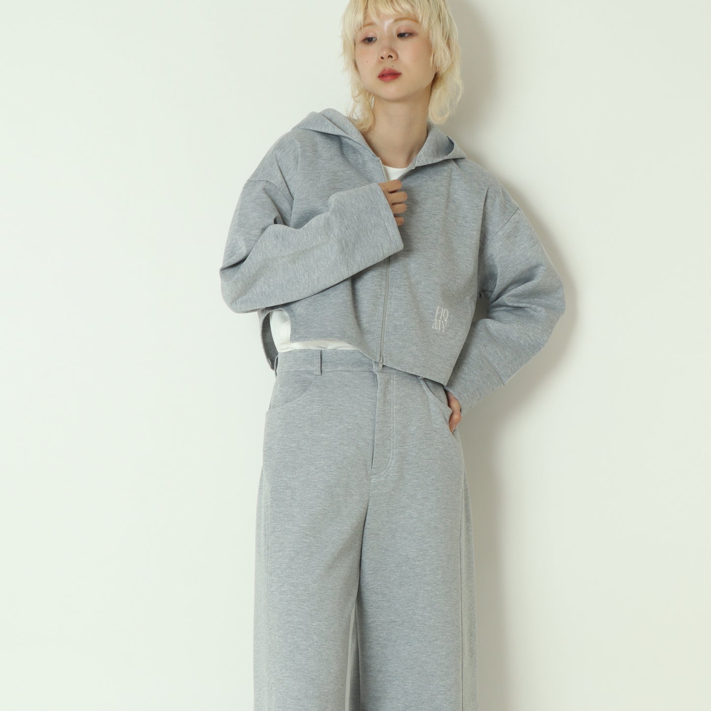 ダンボールニットショート丈パーカー 252A3304