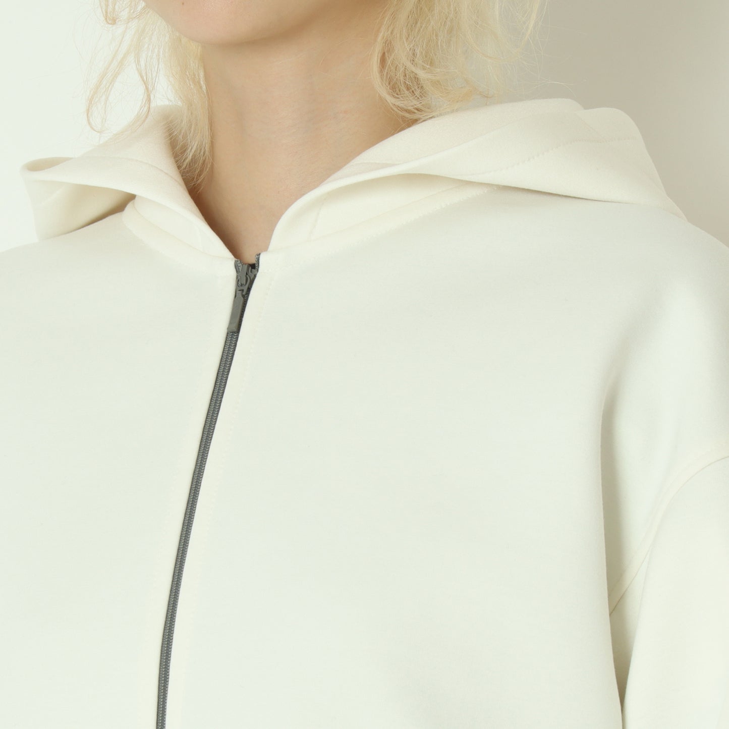 ダンボールニットショート丈パーカー 252A3304