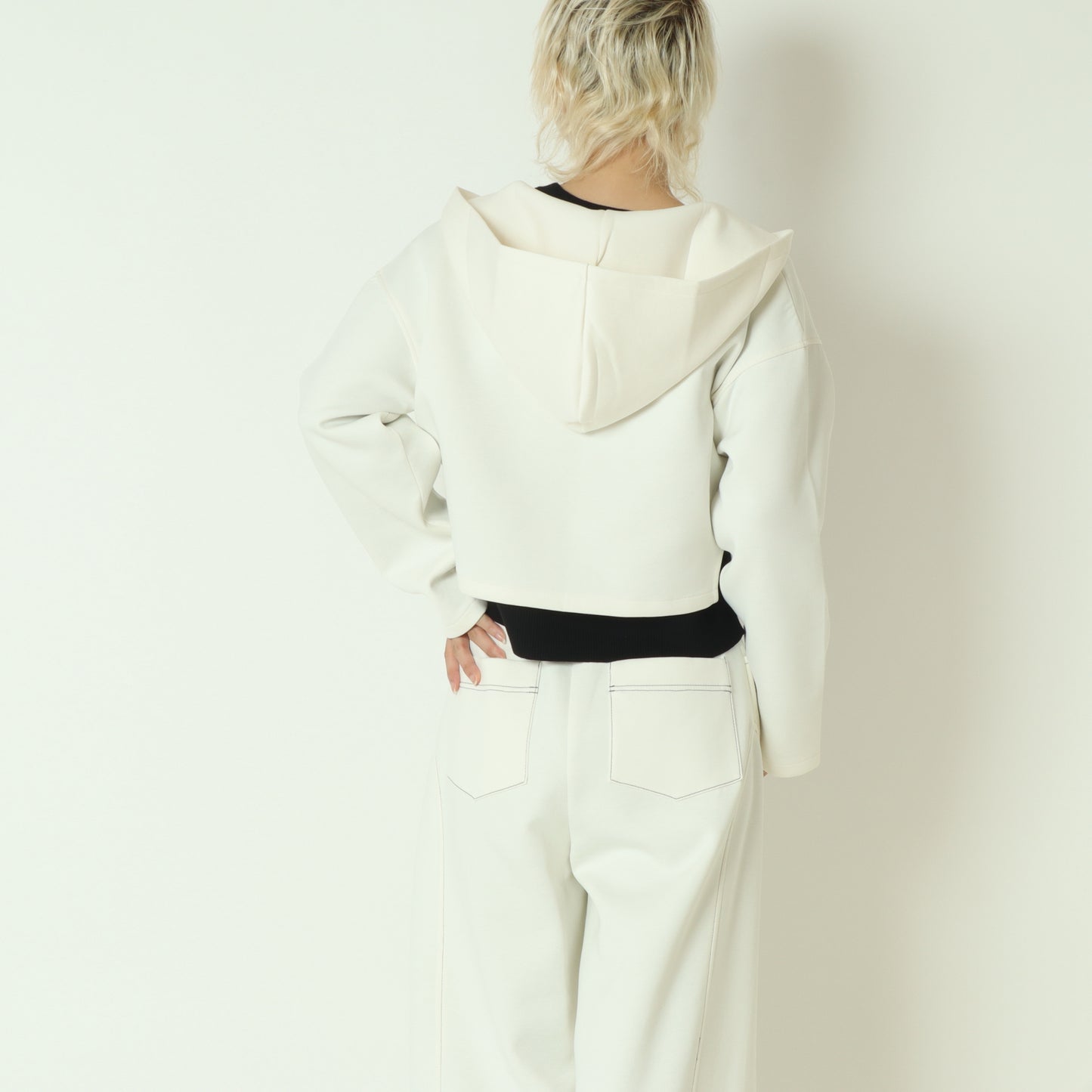 ダンボールニットショート丈パーカー 252A3304