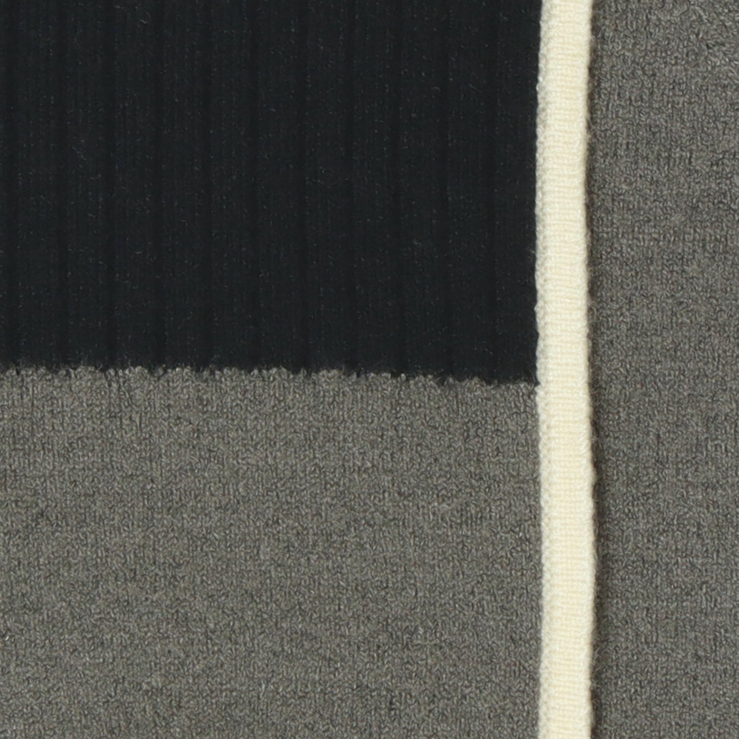 バイカラーパイピングハイネックニット 540003