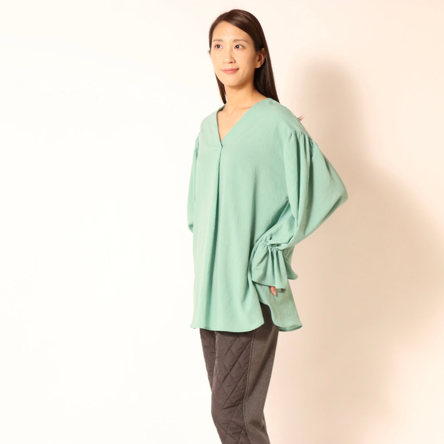 ストレッチシフォンワイドVネックブラウス 809408