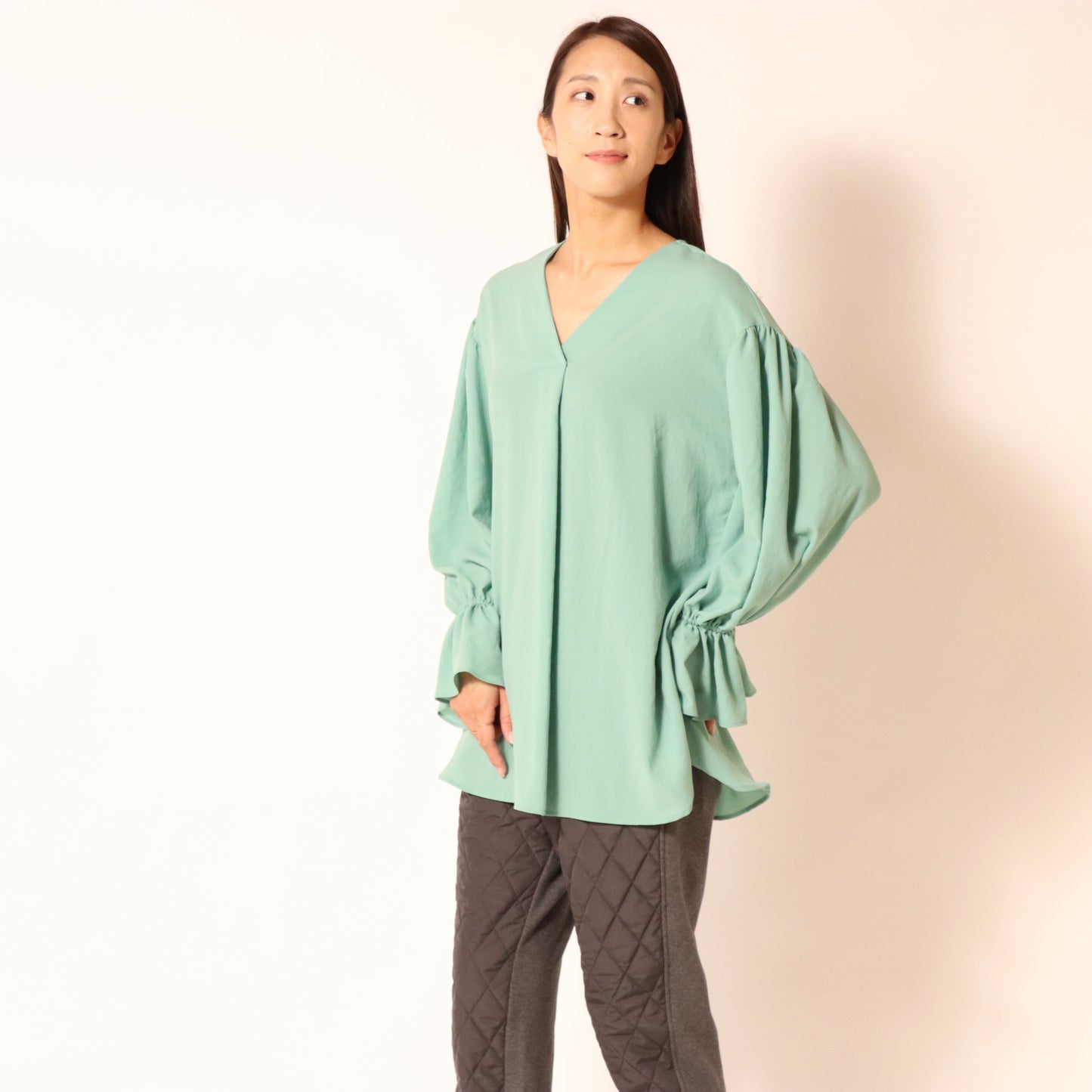 ストレッチシフォンワイドVネックブラウス 809408