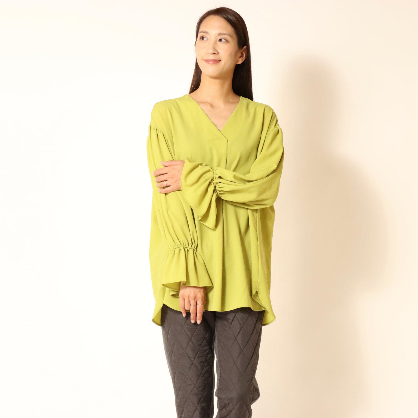 ストレッチシフォンワイドVネックブラウス 809408