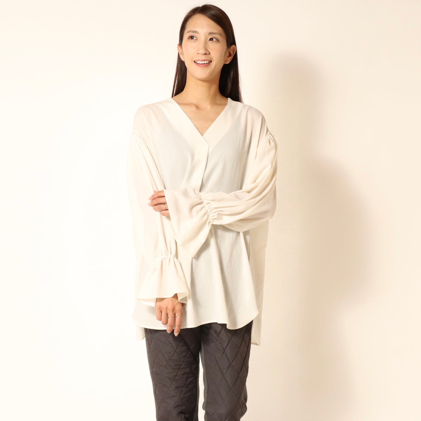 ストレッチシフォンワイドVネックブラウス 809408