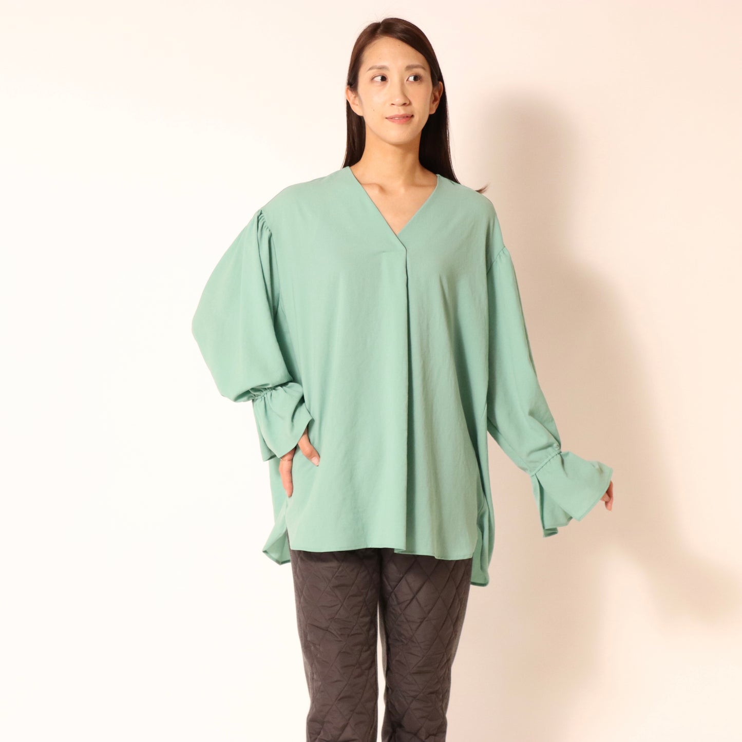 ストレッチシフォンワイドVネックブラウス 809408