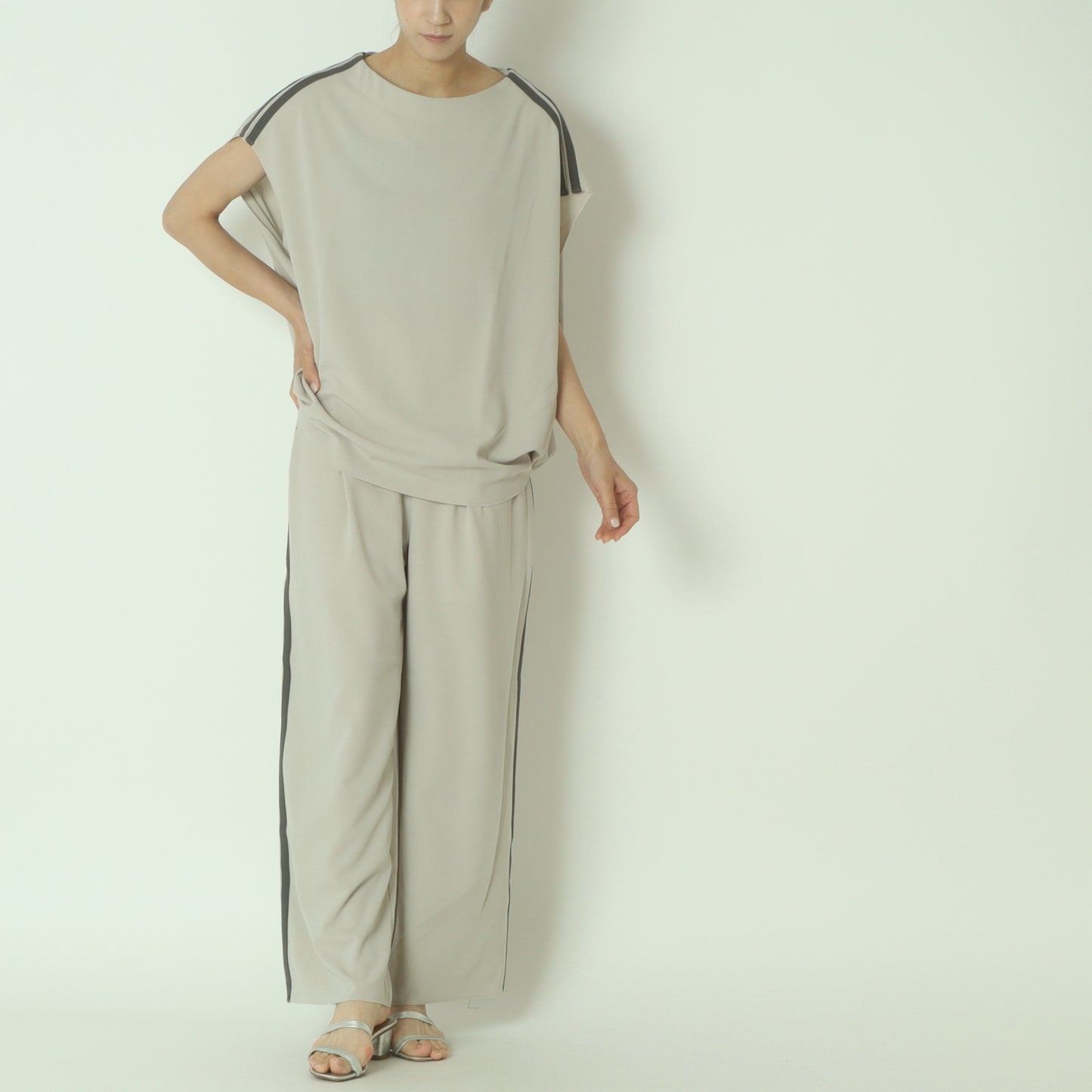 カットジョーゼットサイドラインワイドパンツ　8856614