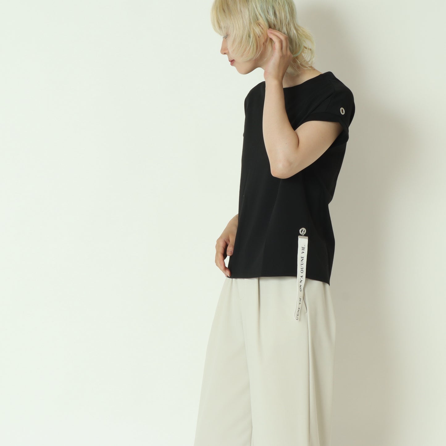ストラップ付き接触冷感カットソー  254JU0355