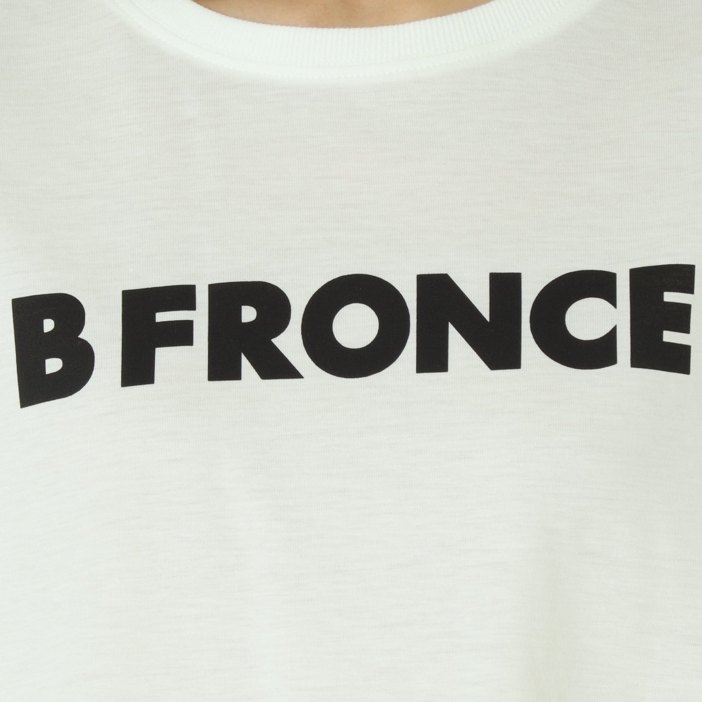 511934 フロントロゴTシャツ