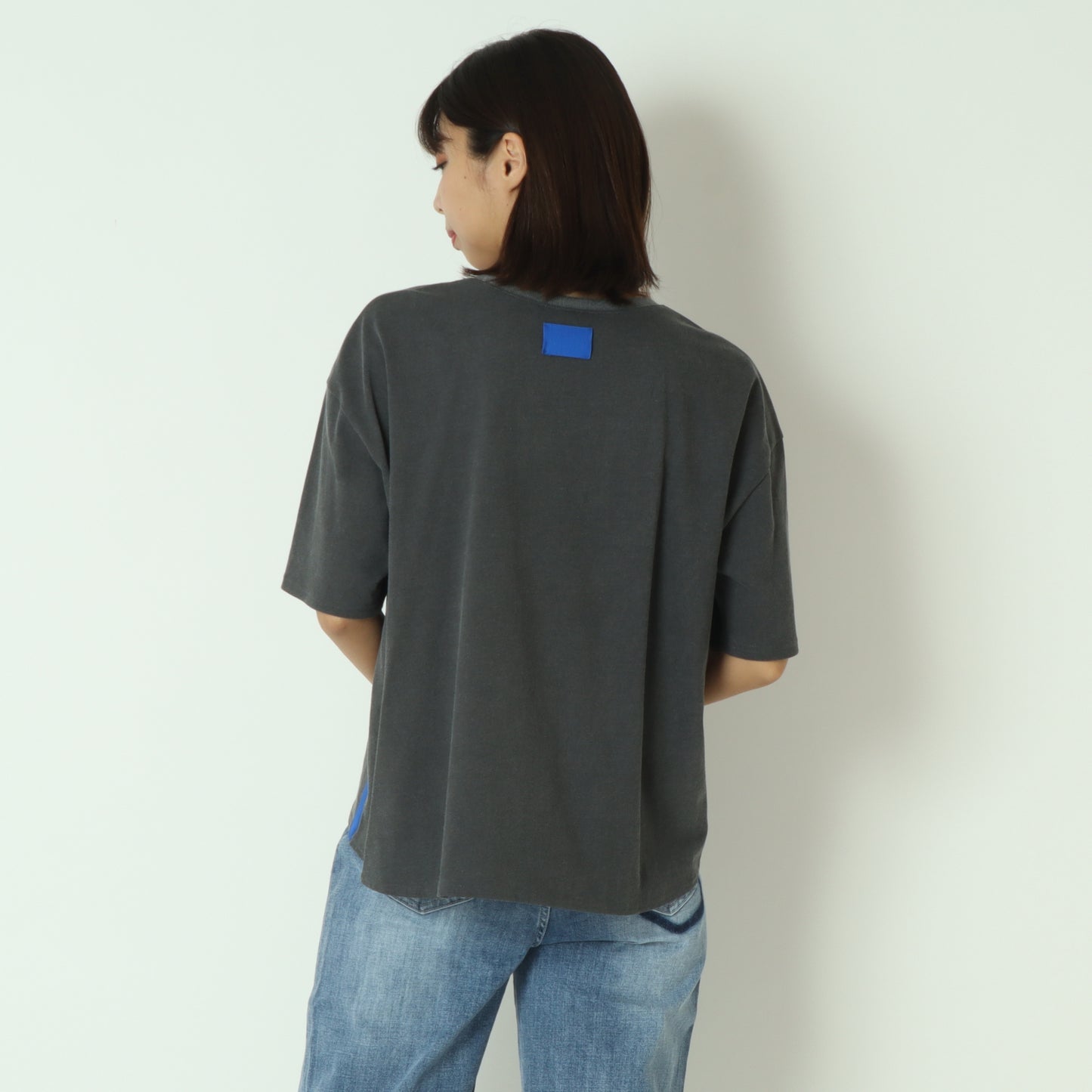 511934 フロントロゴTシャツ