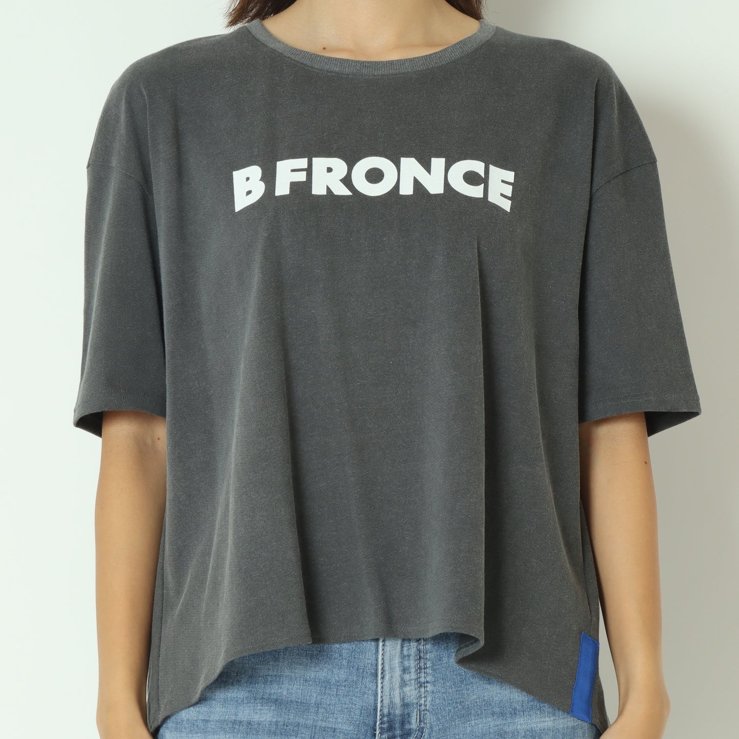 511934 フロントロゴTシャツ