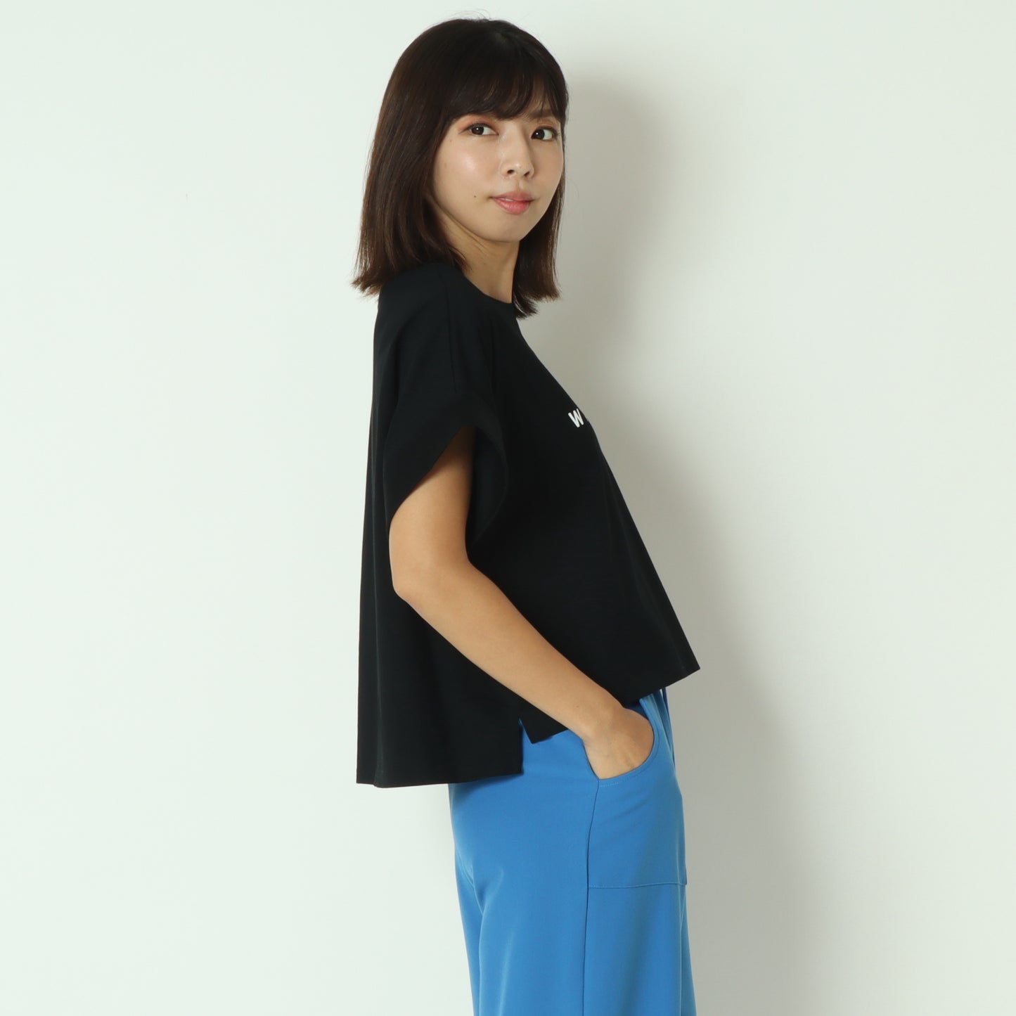 クロップド丈ロゴTシャツ55025614