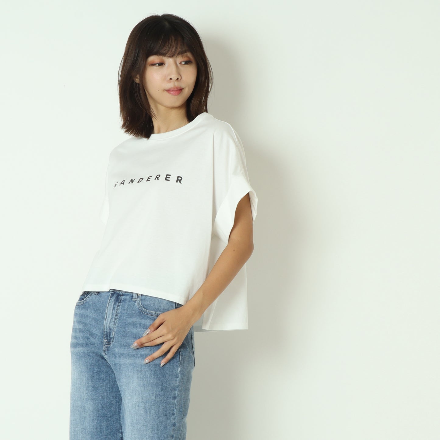 クロップド丈ロゴTシャツ55025614