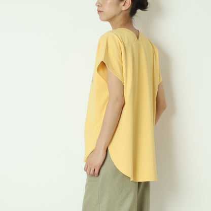 VネックロゴTシャツ  H525119