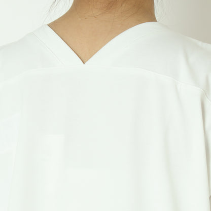VネックロゴTシャツ  H525119