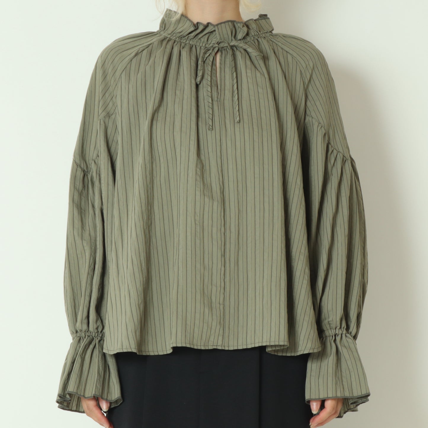 ドビーストライプフリルブラウス  8921031