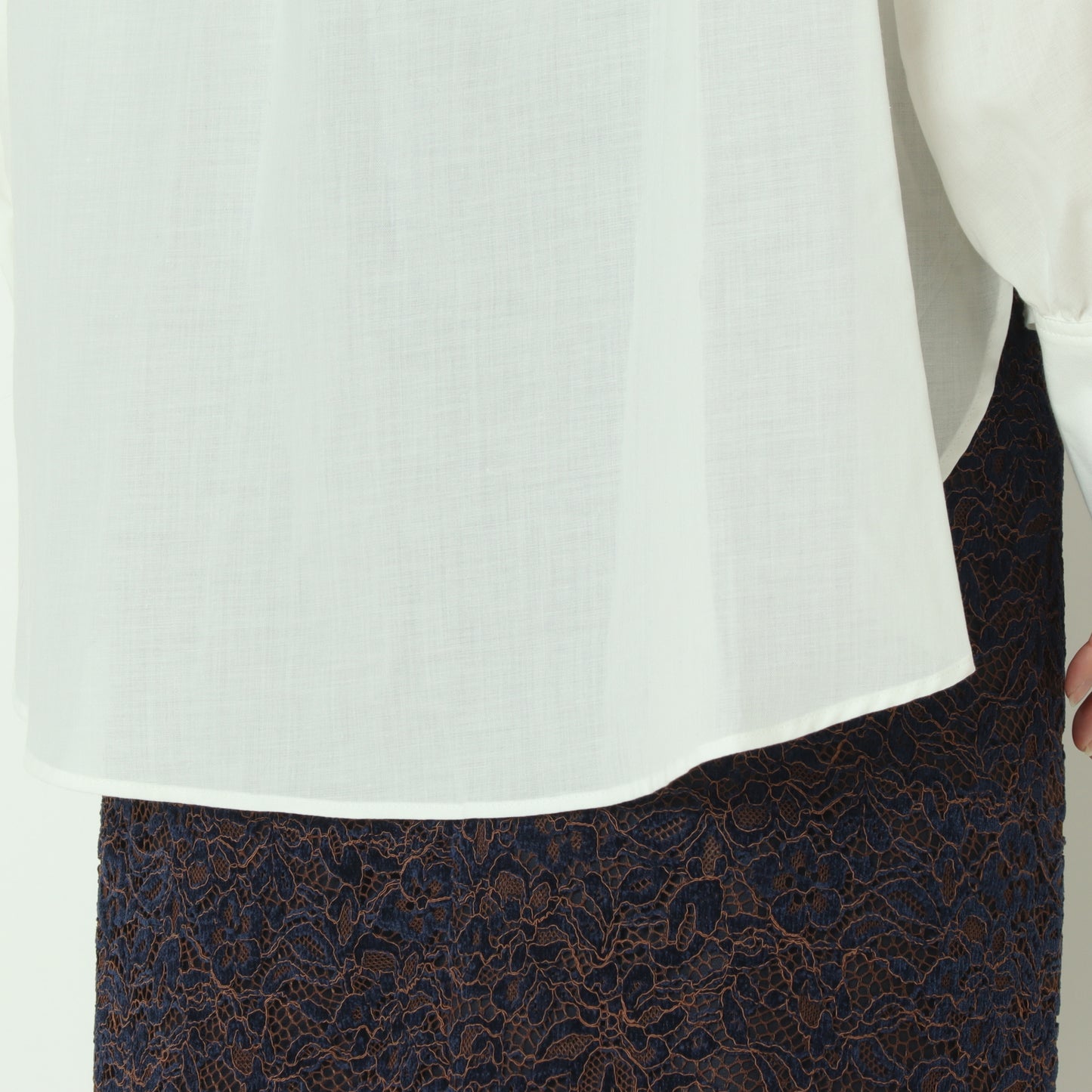 フリルネックシアーブラウス  897476