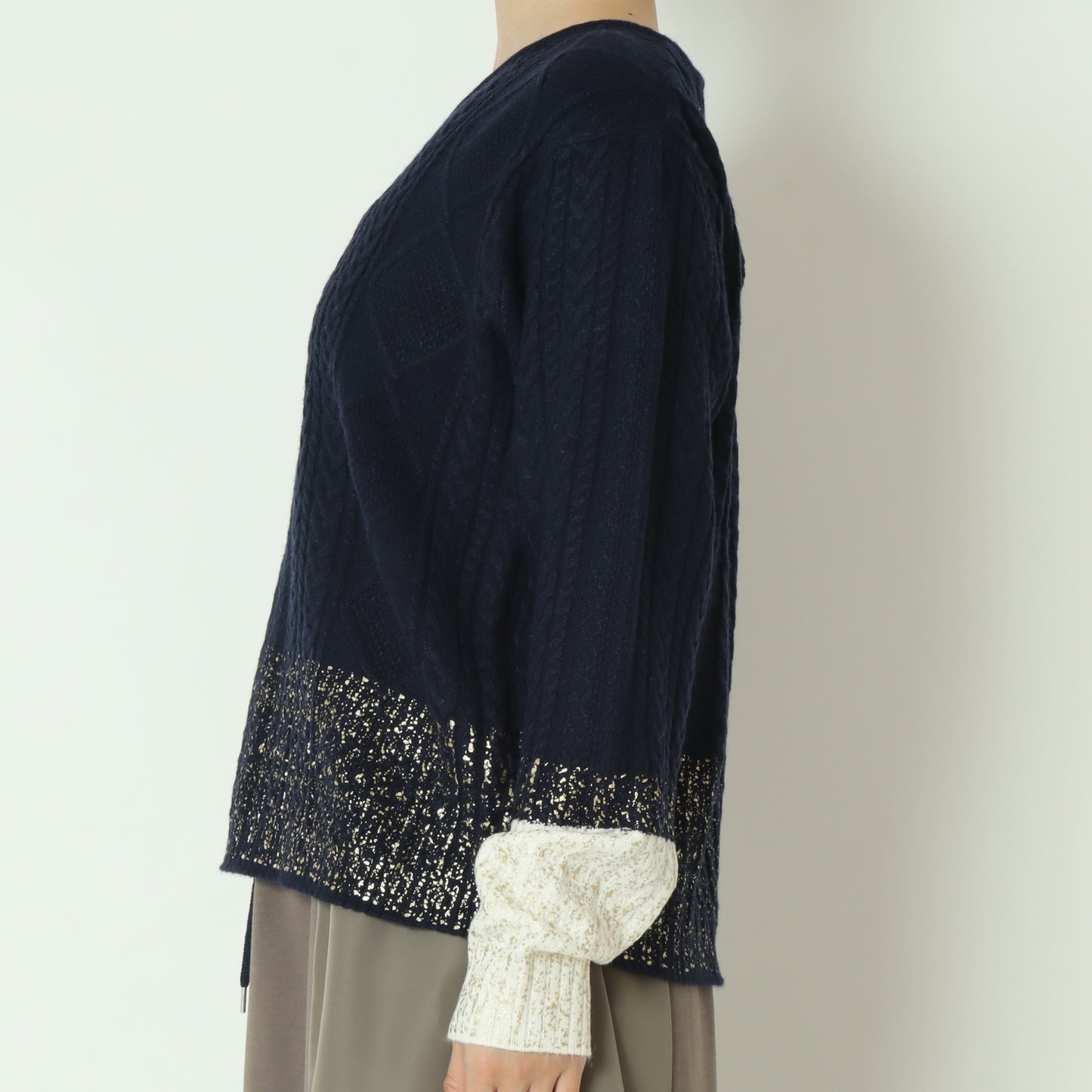 箔コーティングVネックプルオーバー 255CW0474