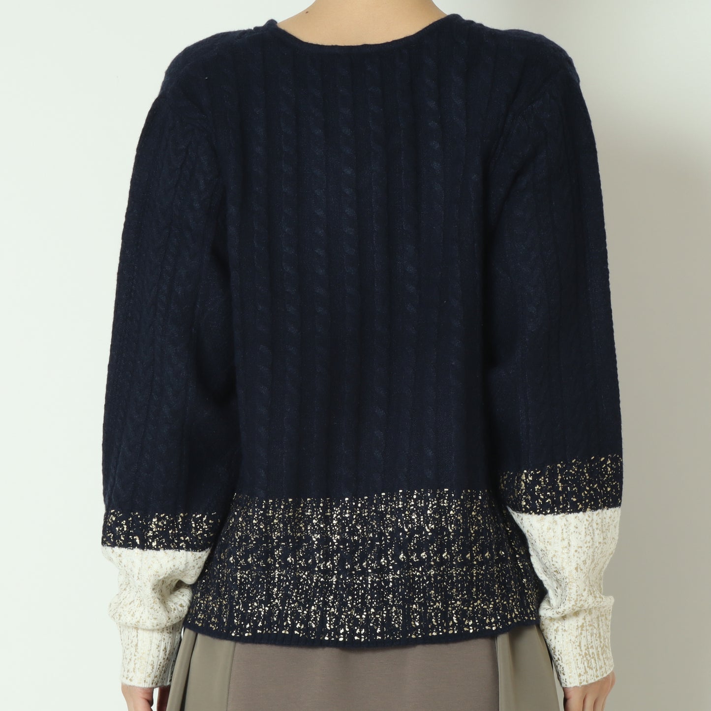 箔コーティングVネックプルオーバー 255CW0474